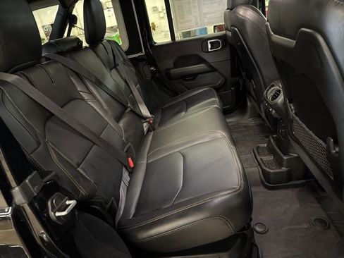 Used 2024 Jeep Wrangler Unlimited Sahara AWD/4WD image 25