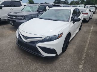 Used 2022 Toyota Camry SE FWD video 2