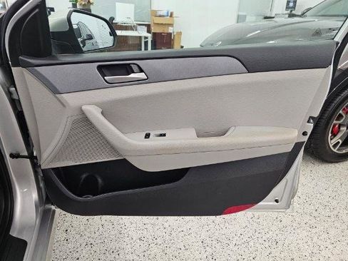 Used 2018 Hyundai Sonata SE FWD image 32