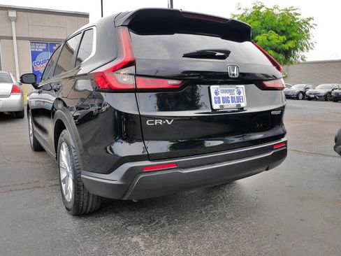 Used 2025 Honda CR-V EX image 5