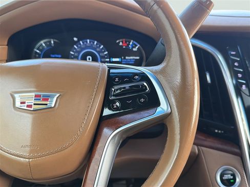 Used 2017 Cadillac Escalade Platinum AWD/4WD image 32