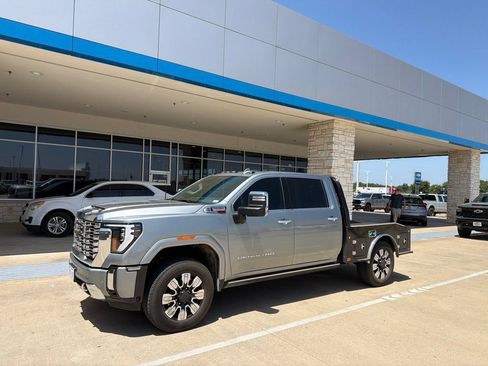 Used 2024 GMC Sierra 2500 Denali w/ Denali Reserve Package AWD/4WD image 4