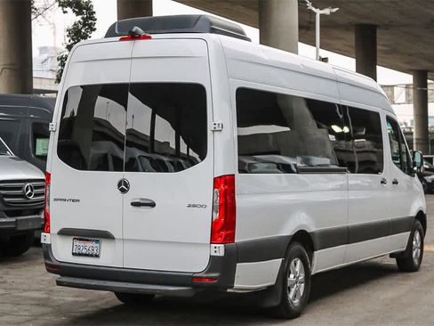 Used 2020 Mercedes-Benz Sprinter 2500 image 4
