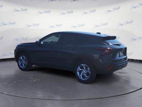 New 2026 Chevrolet Trax LS w/ LS Convenience Package FWD image 3