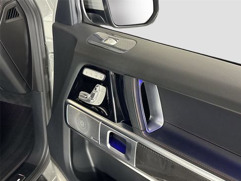 Used 2021 Mercedes-Benz G 63 AMG 4MATIC w/ G Manufaktur Interior Package image 37