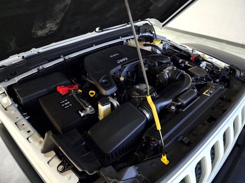 Used 2020 Jeep Gladiator Rubicon w/ LED Lighting Group image 34