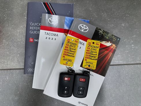 Certified 2023 Toyota Tacoma TRD Off-Road image 30