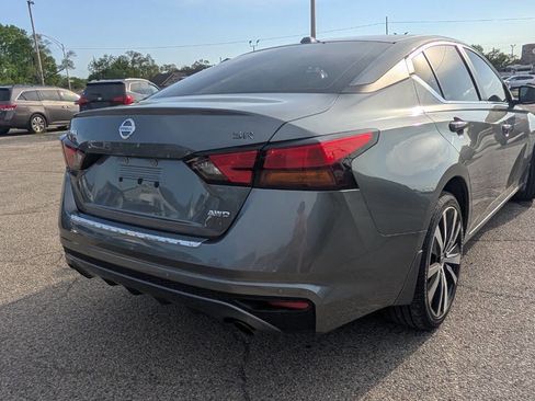 Used 2022 Nissan Altima 2.5 SR AWD/4WD image 6