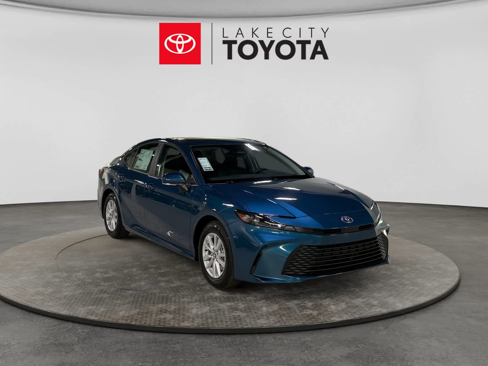 Used 2026 Toyota Camry LE FWD image 13