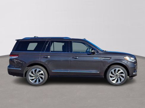 Certified 2023 Lincoln Navigator Reserve image 7