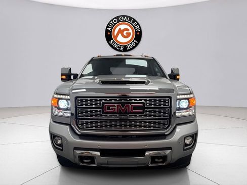 Used 2019 GMC Sierra 2500 Denali w/ Duramax Plus Package AWD/4WD image 8