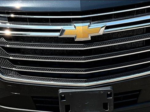 Used 2021 Chevrolet Traverse LT image 32