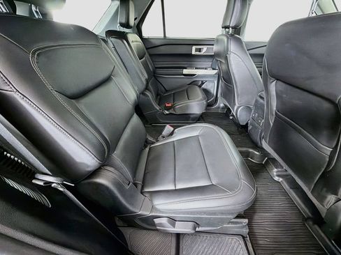 Used 2023 Ford Explorer XLT w/ Equipment Group 202A AWD/4WD image 25