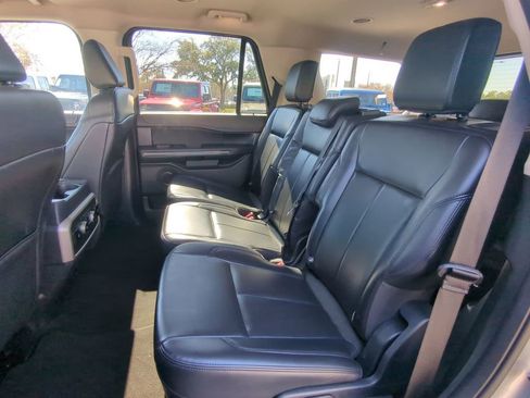 Used 2024 Ford Expedition XLT AWD/4WD image 16