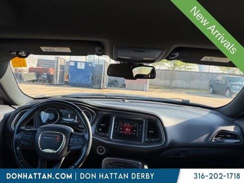 Used 2016 Dodge Challenger R/T image 5