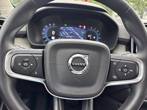 Used 2025 Volvo XC40 B5 Core AWD/4WD image 25