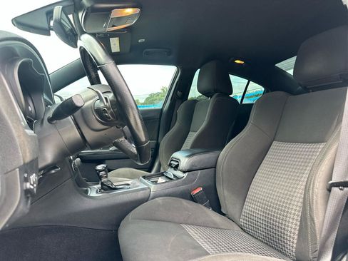 Used 2020 Dodge Charger R/T w/ Blacktop Package RWD image 9