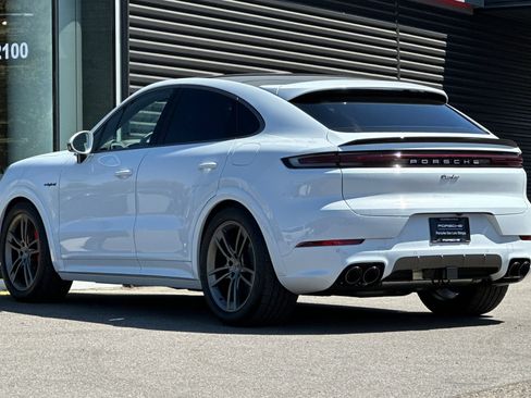 New 2025 Porsche Cayenne Turbo AWD/4WD image 3