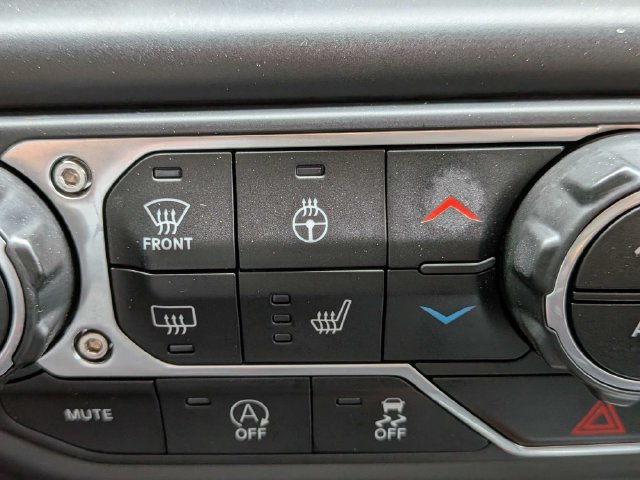 Used 2022 Jeep Gladiator Mojave w/ Cold Weather Group AWD/4WD image 27