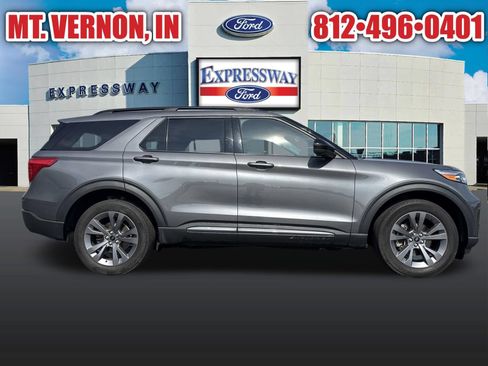 Used 2023 Ford Explorer XLT w/ Equipment Group 202A AWD/4WD image 13