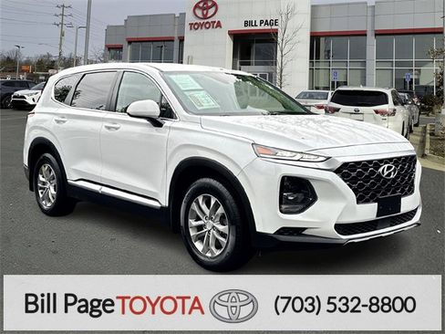 Used 2019 Hyundai Santa Fe SE image 1