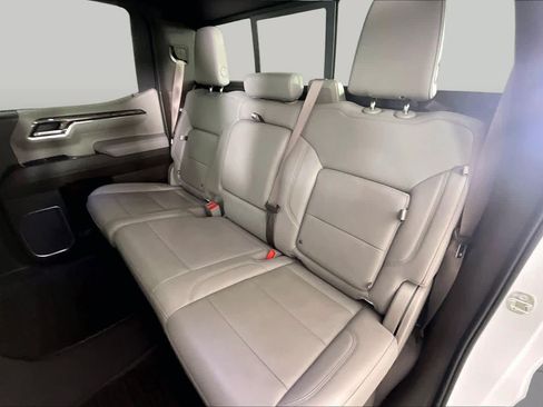 Used 2023 Chevrolet Silverado 1500 LTZ w/ LTZ Convenience Package II RWD image 18