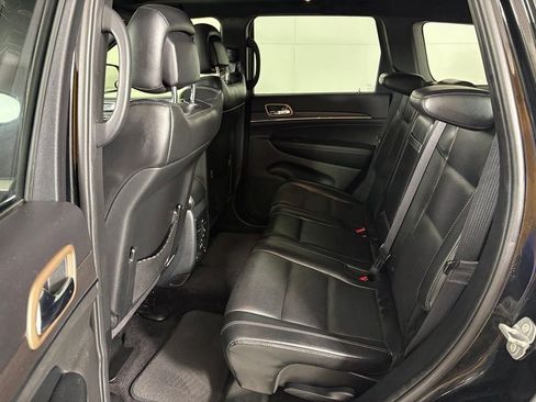 Used 2017 Jeep Grand Cherokee Limited w/ Luxury Group II AWD/4WD image 37
