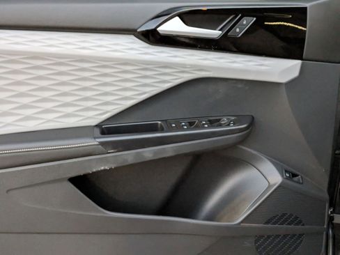 Used 2024 Volkswagen Taos S image 12