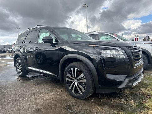 New 2025 Nissan Pathfinder Platinum w/ Black Appearance Package image 3