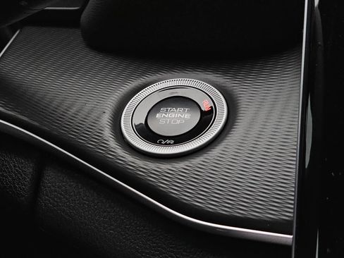 New 2025 Jeep Grand Cherokee L Altitude image 12