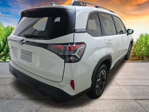 Certified 2025 Subaru Forester Premium AWD/4WD image 4