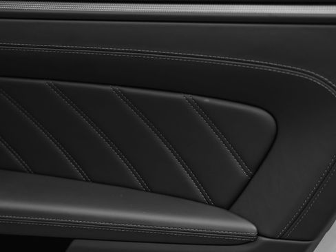Certified 2025 Porsche 911 Carrera GTS RWD image 40