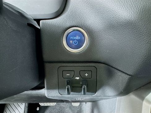 Used 2023 Toyota Sequoia SR5 w/ SR5 Premium Package AWD/4WD image 18