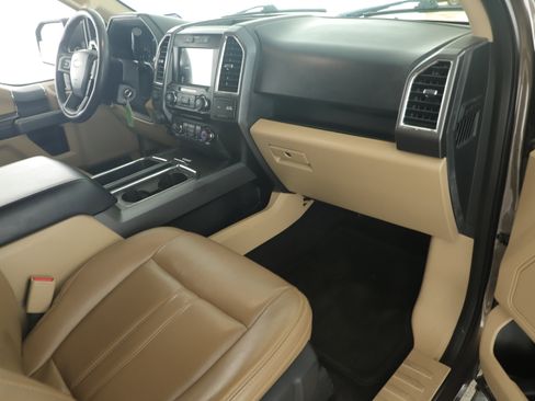 Used 2016 Ford F150 XLT w/ Equipment Group 302A Luxury image 20