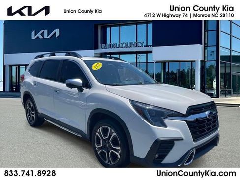 Used 2023 Subaru Ascent Touring AWD/4WD image 1