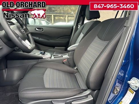 Used 2025 Nissan Leaf S image 10