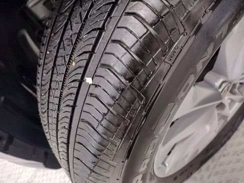 Used 2023 Toyota Corolla Cross LE image 6