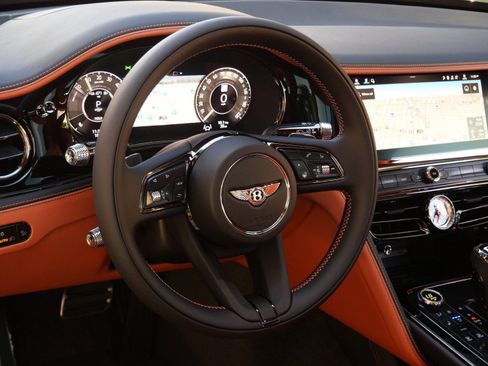 New 2026 Bentley Flying Spur Plug-In Hybrid AWD/4WD image 12