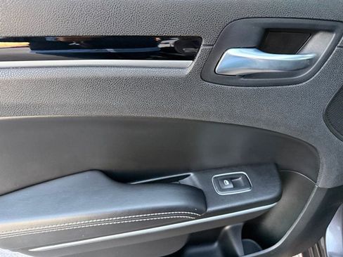 Used 2023 Chrysler 300 S image 26
