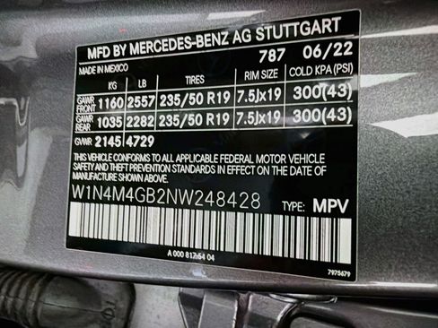 Used 2022 Mercedes-Benz GLB 250 w/ Premium Package Lite image 24