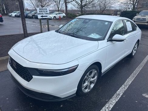 Certified 2023 Honda Accord LX image 1