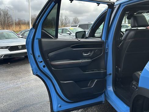Certified 2024 Honda Pilot TrailSport image 28