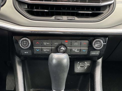 Used 2022 Jeep Compass Limited AWD/4WD image 18