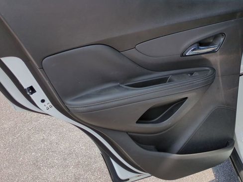 Used 2021 Buick Encore Preferred w/ Safety Package image 25