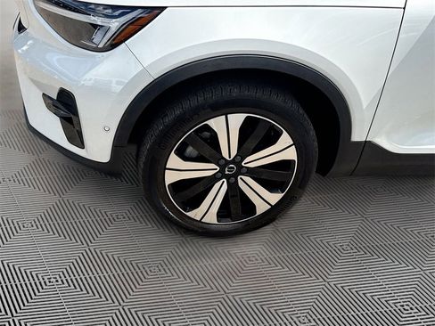 Used 2023 Volvo XC40 Recharge Plus image 35