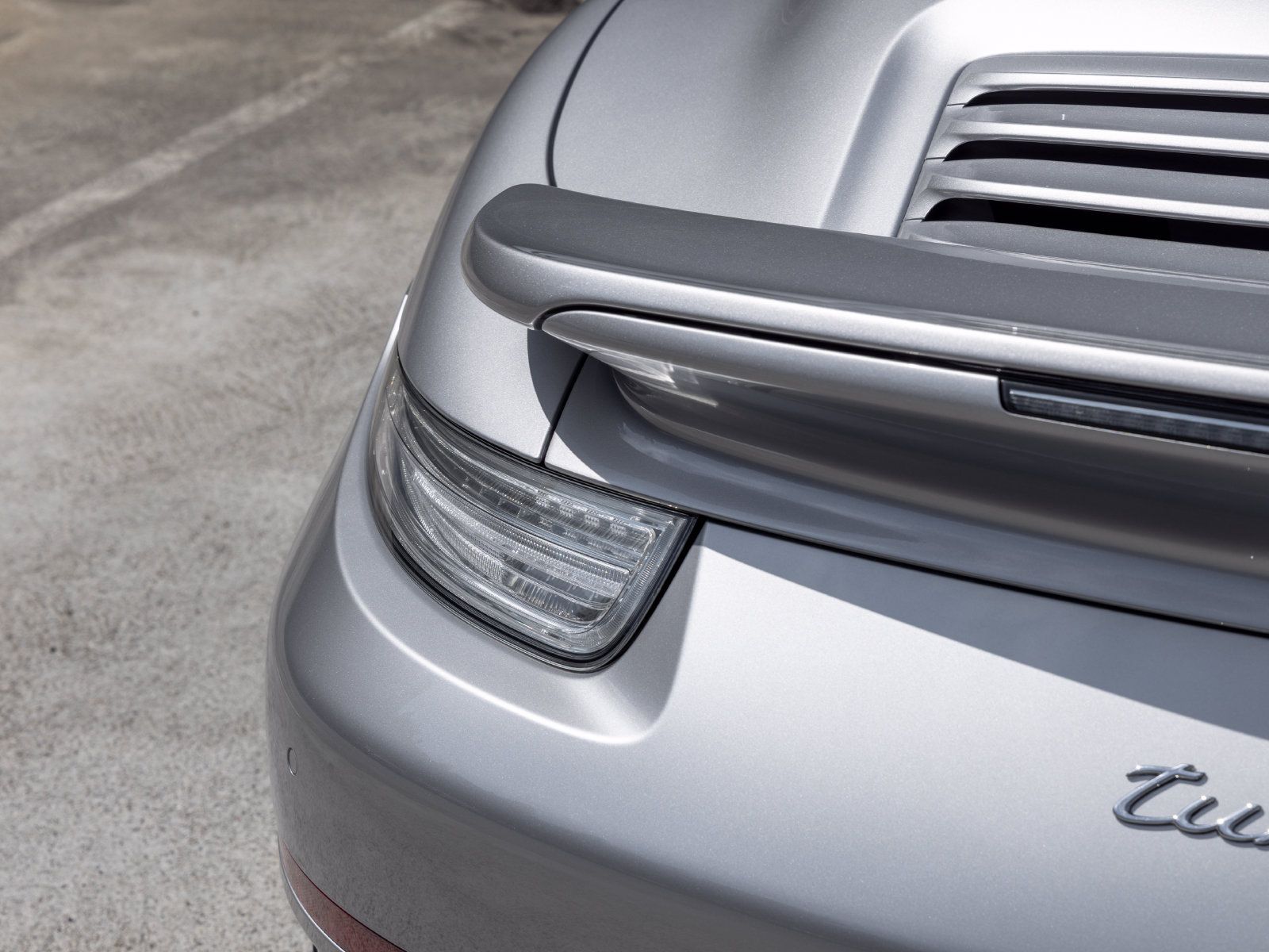 Used 2015 Porsche 911 Turbo S AWD/4WD image 19