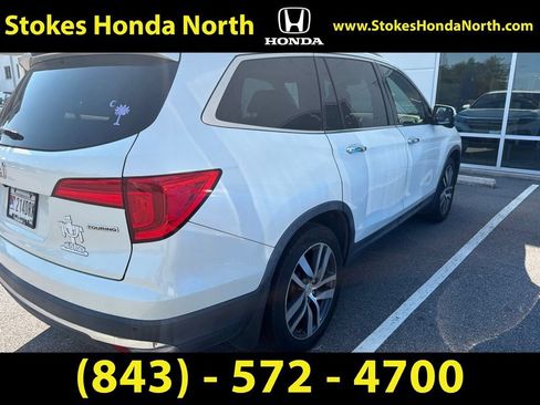 Used 2017 Honda Pilot Touring image 5