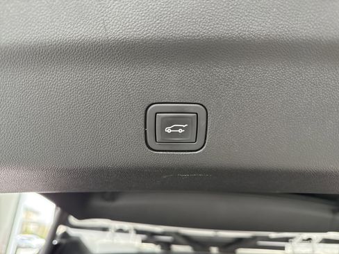 Used 2023 GMC Yukon AT4 w/ AT4 Premium Plus Package image 19