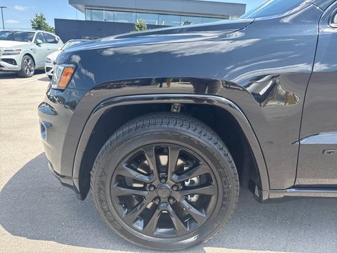 Used 2021 Jeep Grand Cherokee Laredo X AWD/4WD image 10