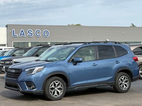 Used 2022 Subaru Forester Premium AWD/4WD image 1